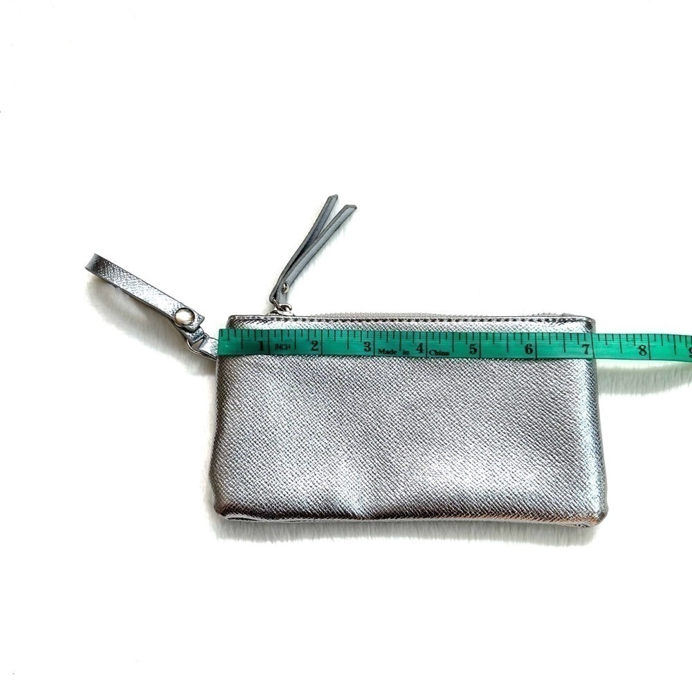 ⭐️ 5 for $25 EIGHT by Under One Sky Silver Small Purse Cosmetics Bag - Picture 8 of 9